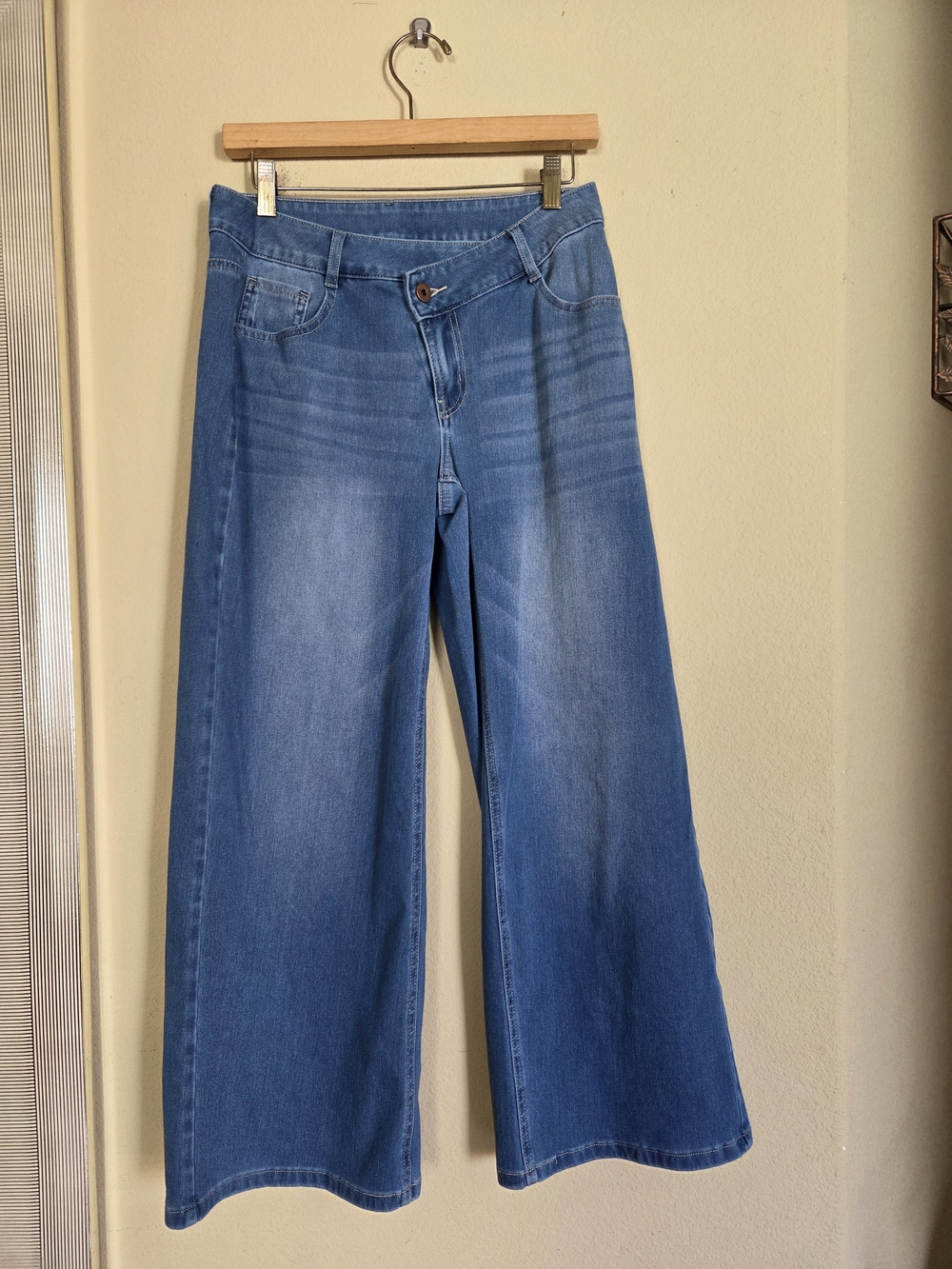 HALARA Wide Leg Crossover Criss Cross Jeans Cropped